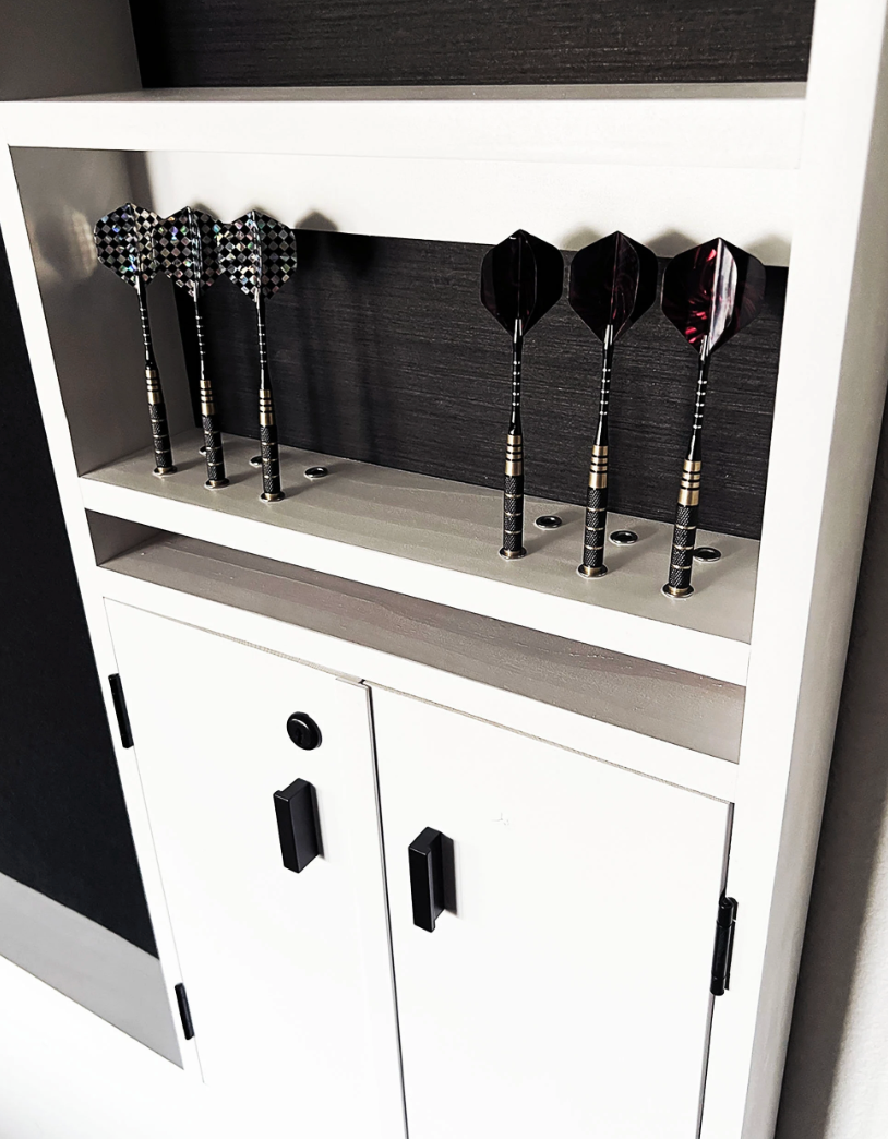 The Commander – Custom Dartboard Cabinet